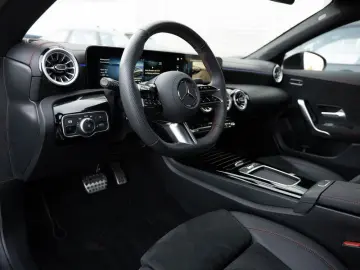 MERCEDES-BENZ CLA 200 Coupé AMG-Sport LED Cam Pano N&hellip;