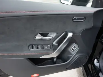 MERCEDES-BENZ CLA 200 Coupé AMG-Sport LED Cam Pano N&hellip;