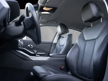 BMW 318d Limousine. Navi groß