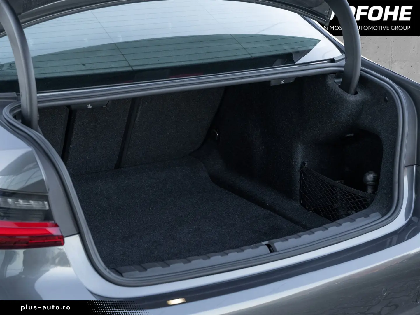 BMW 318d Limousine. Navi groß