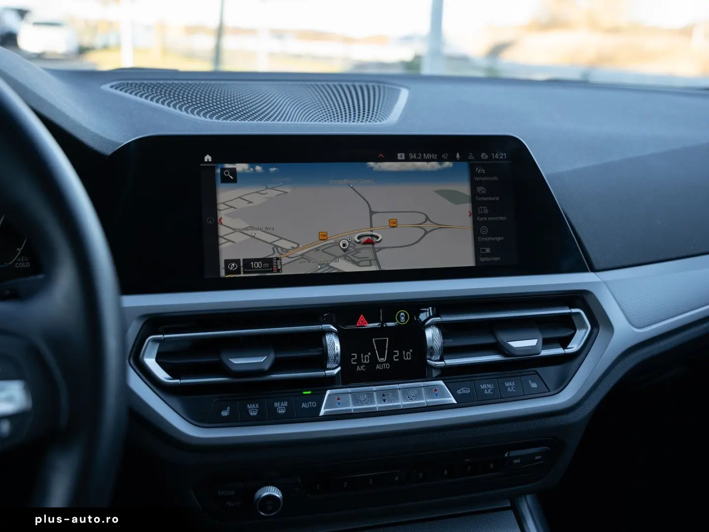 BMW 318d Limousine. Navi groß