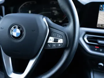 BMW 318d Limousine. Navi groß