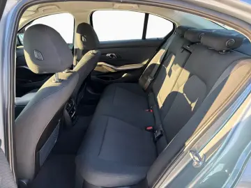 BMW 318d Anhängerkupplung Navigation LED-SW Sitzhzg