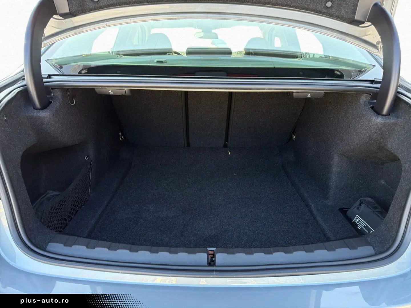 BMW 318d Anhängerkupplung Navigation LED-SW Sitzhzg