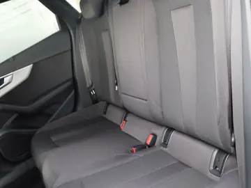 AUDI A4 35 TFSI AHK Digital Cockpit AppleCar 18 Alu