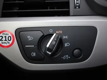 AUDI A4 35 TFSI AHK Digital Cockpit AppleCar 18 Alu