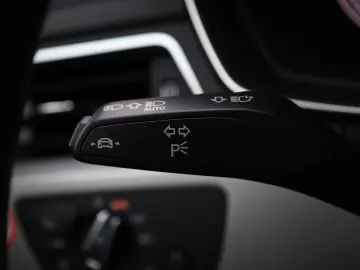 AUDI A4 35 TFSI AHK Digital Cockpit AppleCar 18 Alu