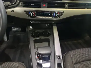 AUDI A4 40 TDI S tronic advanced Navi Black Style