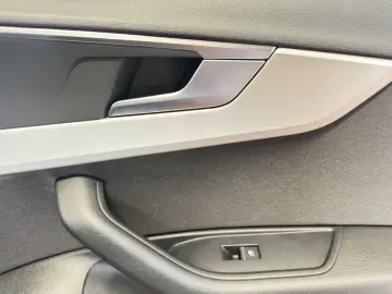 AUDI A4 40 TDI S tronic advanced Navi Black Style