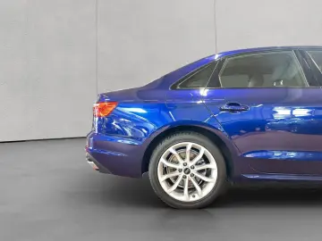 AUDI A4 40 TDI S tronic advanced Navi Black Style