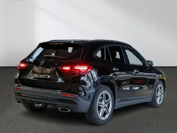 MERCEDES-BENZ GLA 200 AMG