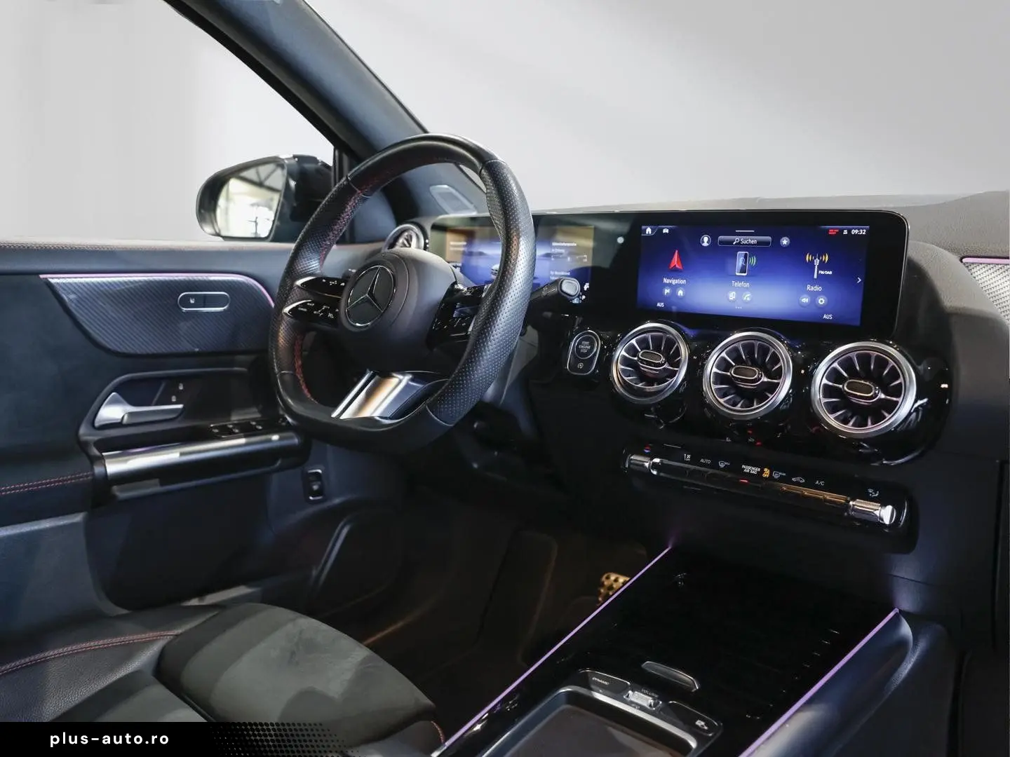 MERCEDES-BENZ GLA 200 AMG