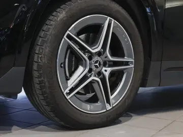 MERCEDES-BENZ GLA 200 AMG