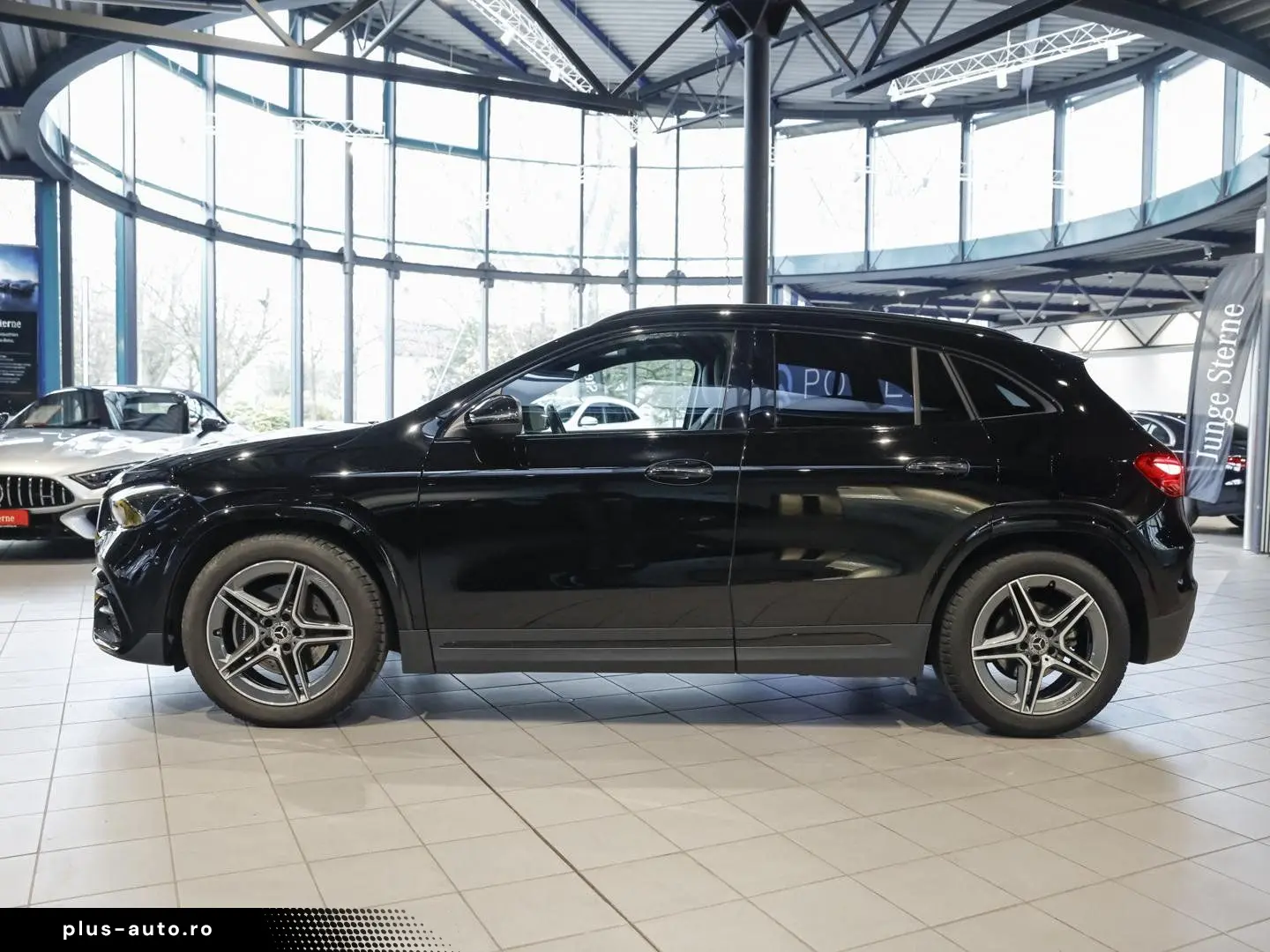 MERCEDES-BENZ GLA 200 AMG