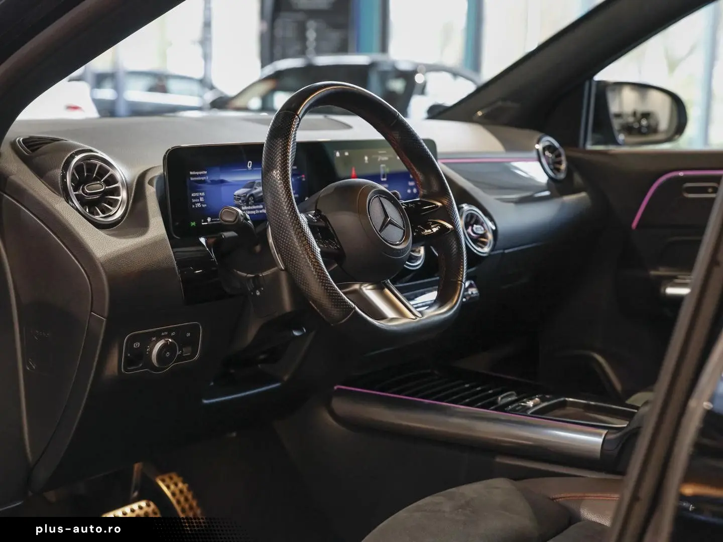 MERCEDES-BENZ GLA 200 AMG