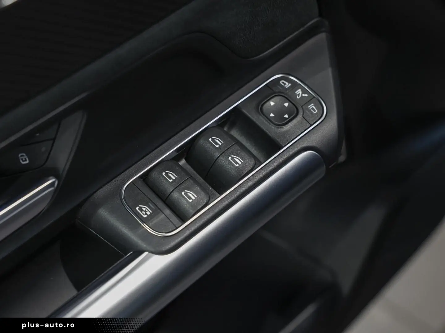 MERCEDES-BENZ GLA 200 AMG