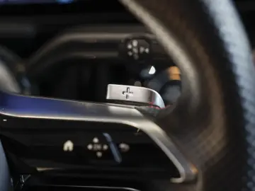 MERCEDES-BENZ GLA 200 AMG