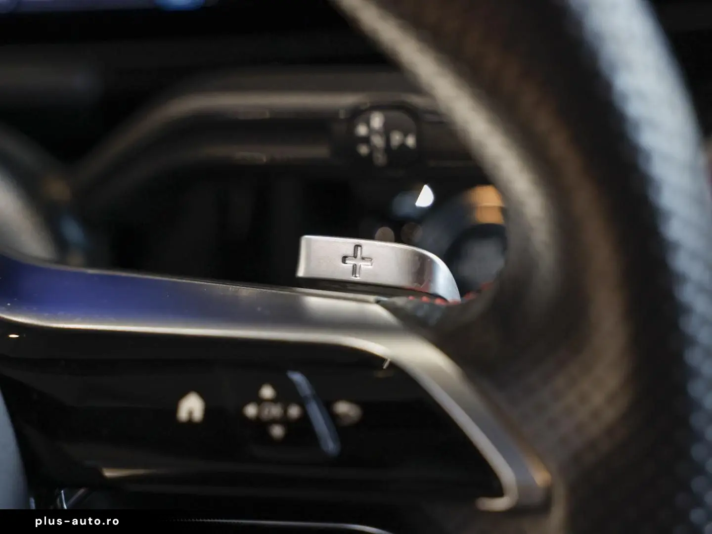 MERCEDES-BENZ GLA 200 AMG