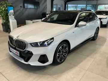 BMW 520i Touring M Sport 360 Kamera HUD Panoramadach