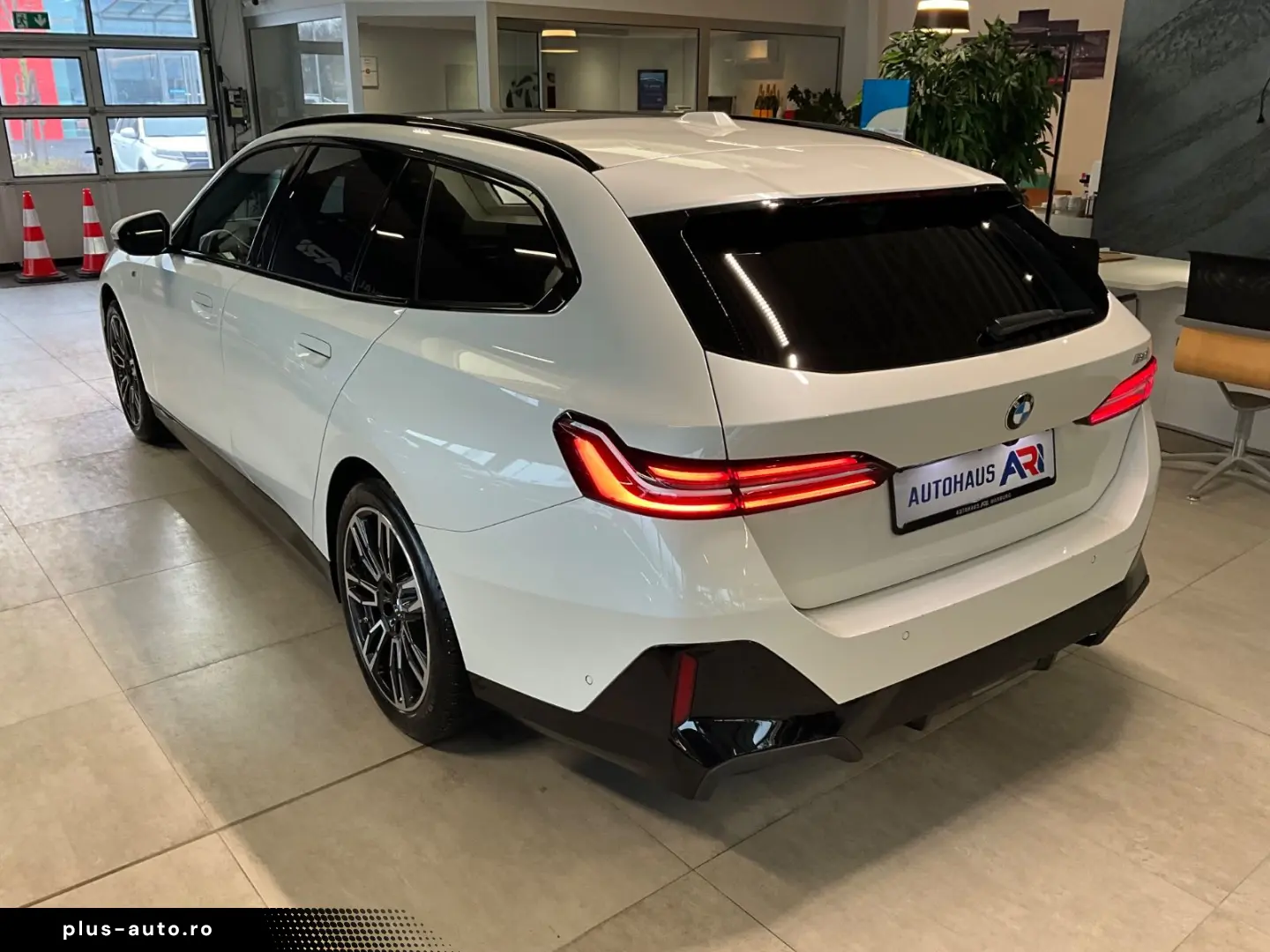 BMW 520i Touring M Sport 360 Kamera HUD Panoramadach