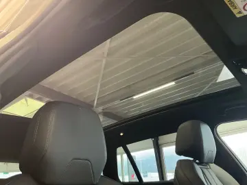 BMW 520i Touring M Sport 360 Kamera HUD Panoramadach