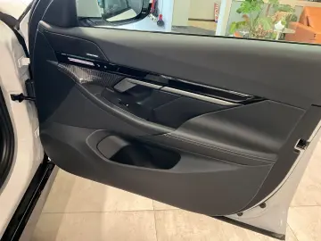 BMW 520i Touring M Sport 360 Kamera HUD Panoramadach