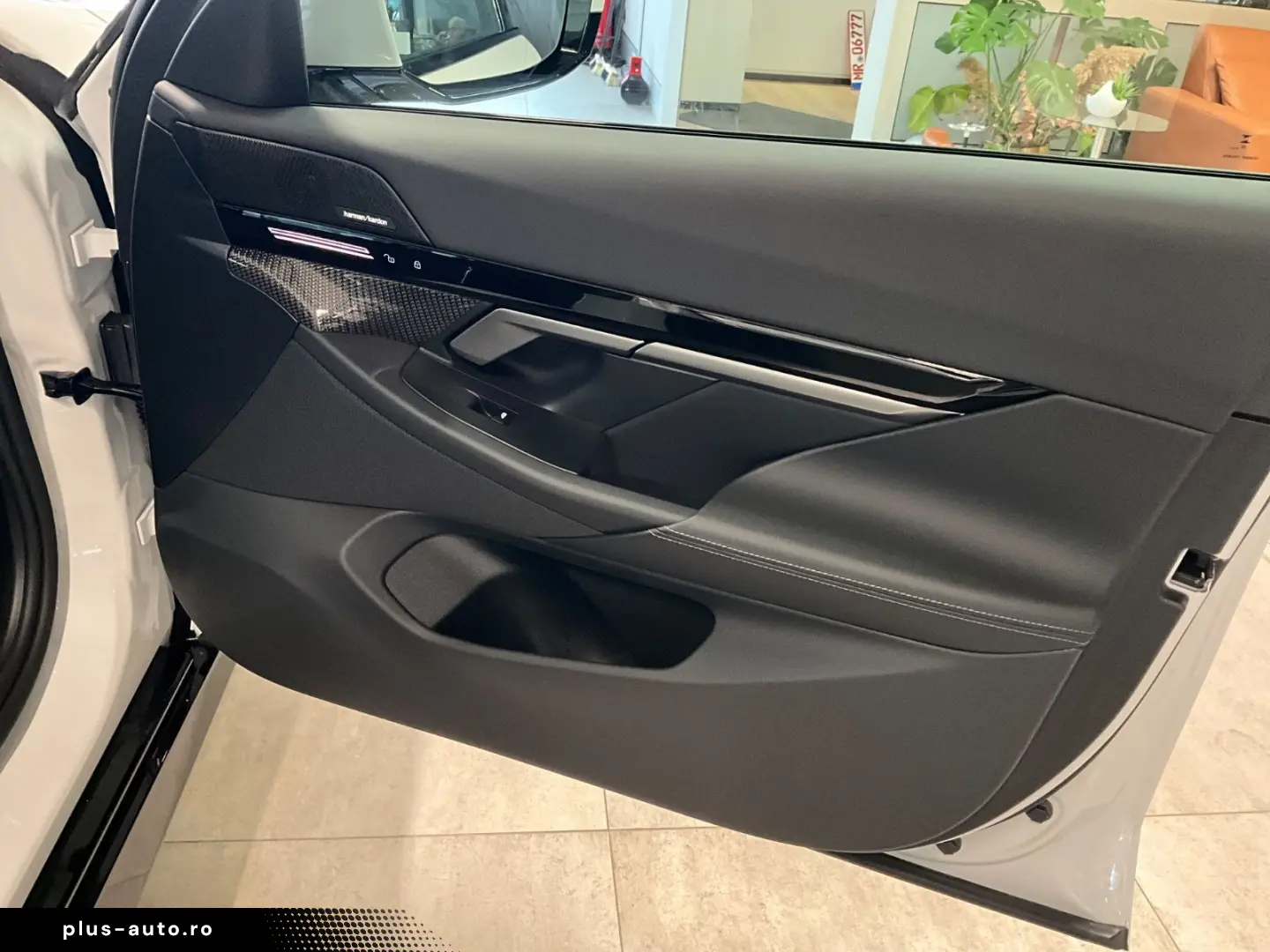 BMW 520i Touring M Sport 360 Kamera HUD Panoramadach