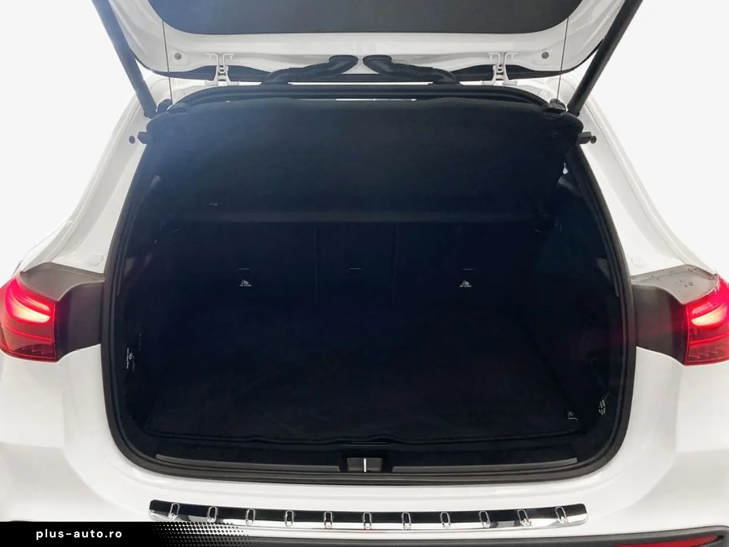 MERCEDES-BENZ GLA 180 AMG Line