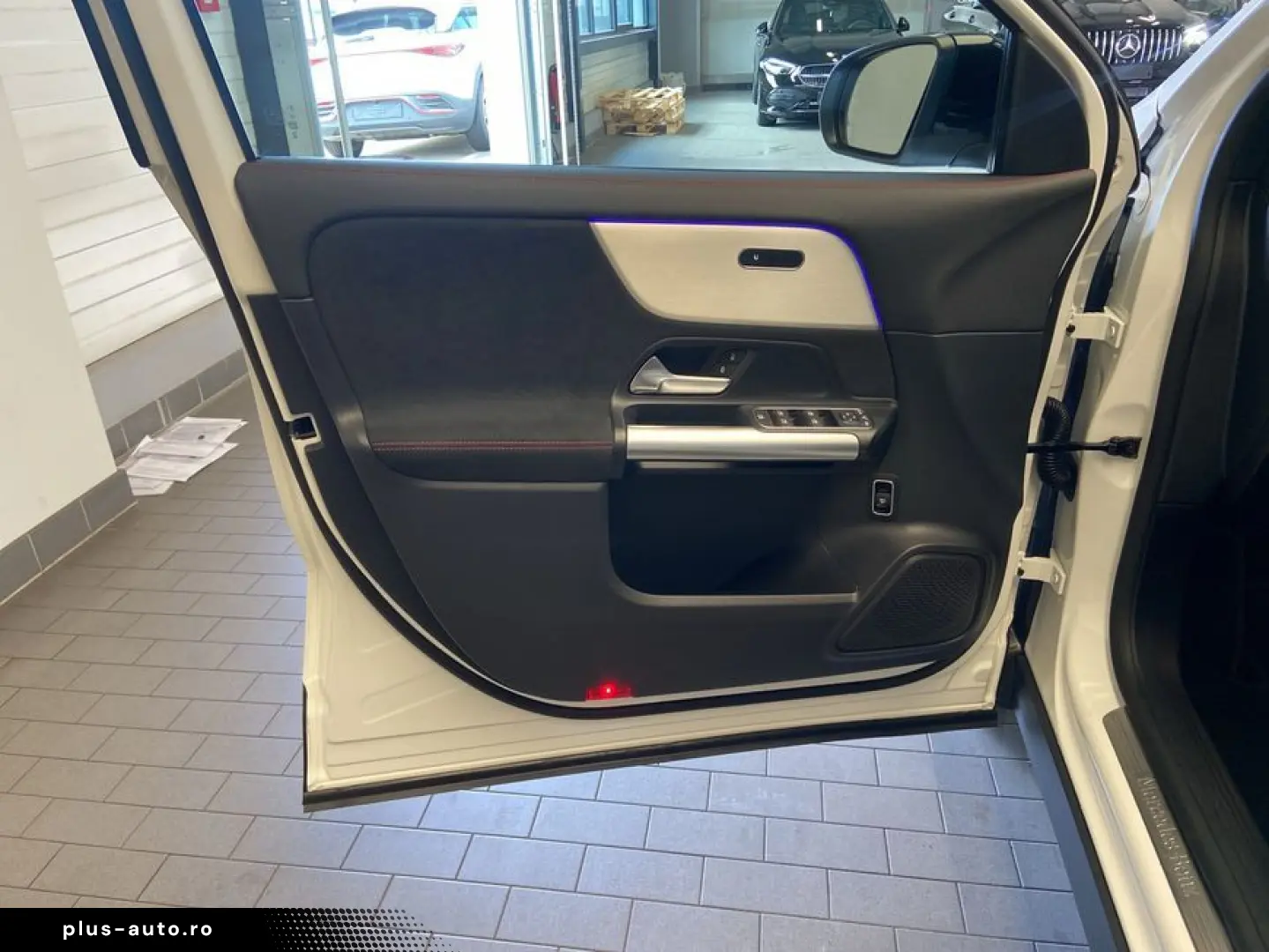 MERCEDES-BENZ GLA 180 AMG Line