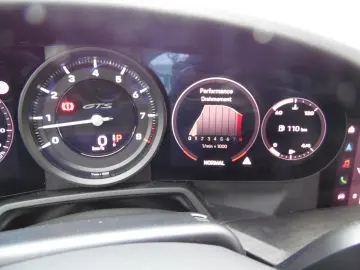 PORSCHE 911 (992) Carrera 4 GTS PDK