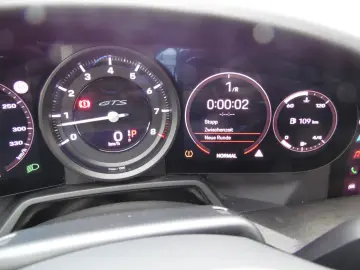 PORSCHE 911 (992) Carrera 4 GTS PDK