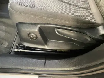 AUDI A4 30 2.0 TDI Limousine advanced AUT Kam. Navi