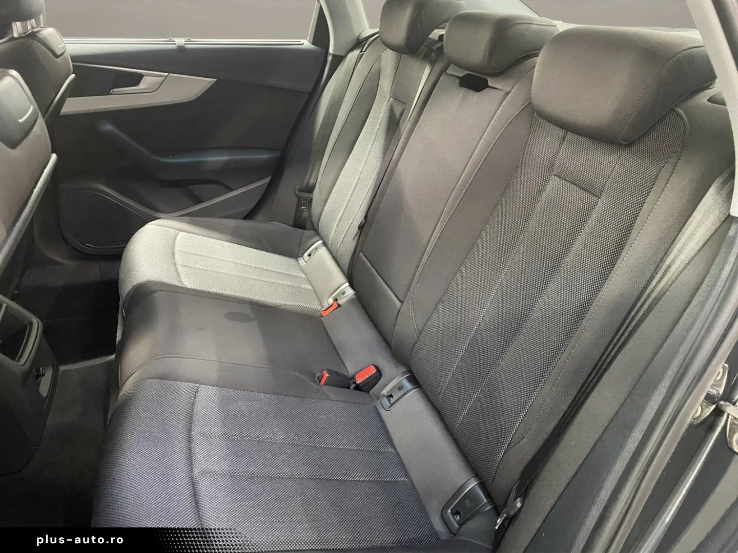 AUDI A4 30 2.0 TDI Limousine advanced AUT Kam. Navi