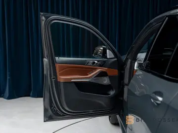 BMW X5 xDrive50e Exclusive B&W Merino Carbon Massage