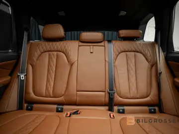BMW X5 xDrive50e Exclusive B&W Merino Carbon Massage