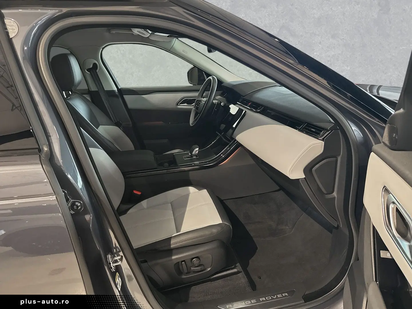 LAND ROVER Range Rover Velar P400e AWD Dynamic SE   Black P