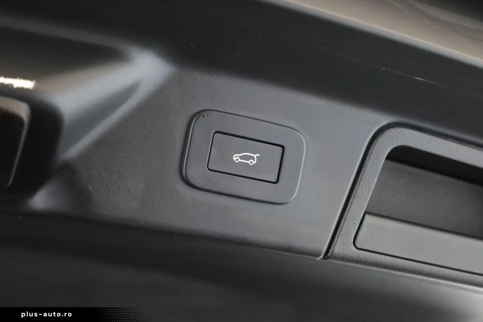 LAND ROVER Range Rover Velar P250 AWD R-Dynamic SE BLACK 22