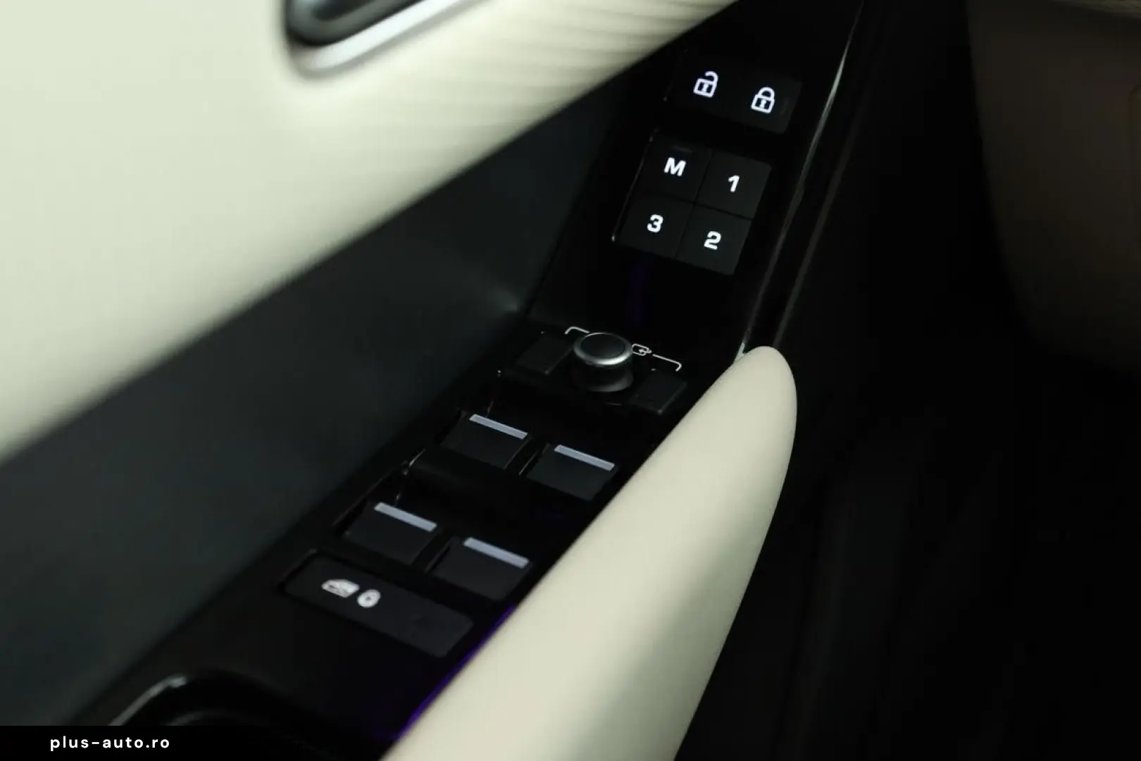 LAND ROVER Range Rover Velar P250 AWD R-Dynamic SE BLACK 22