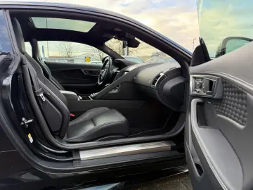 JAGUAR F-TYPE P450 R-Dynamic Black AWD  2. Hand  Pano
