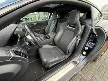 JAGUAR F-TYPE P450 R-Dynamic Black AWD  2. Hand  Pano