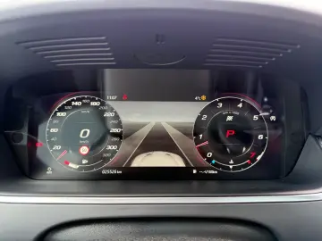 JAGUAR F-TYPE P450 R-Dynamic Black AWD  2. Hand  Pano