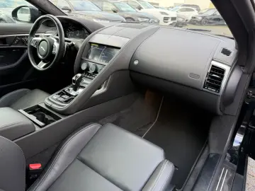 JAGUAR F-TYPE P450 R-Dynamic Black AWD  2. Hand  Pano