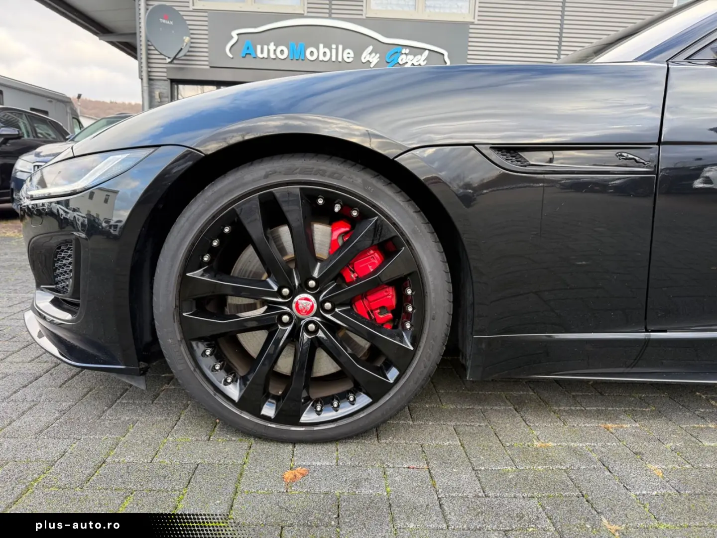 JAGUAR F-TYPE P450 R-Dynamic Black AWD  2. Hand  Pano