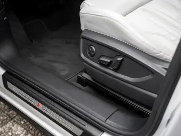 AUDI Q5 Sportback 40 TDI quattro S line AHK STHZG 360