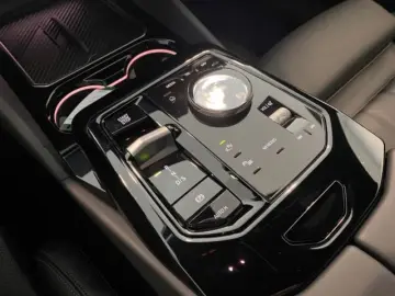 BMW 520 i M-Sport PRO Sommer19'' AHK ICONIC H K DA