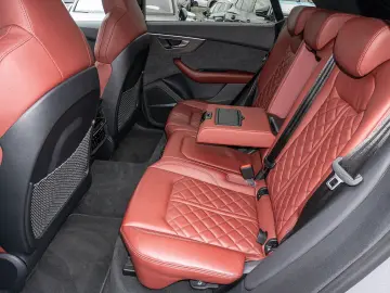 AUDI SQ8 SUV TFSI tiptronic competition plus Pano B&O