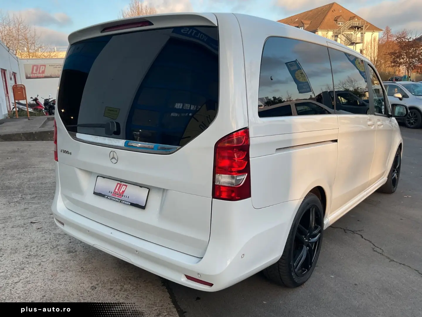 MERCEDES-BENZ V 300 d AMG