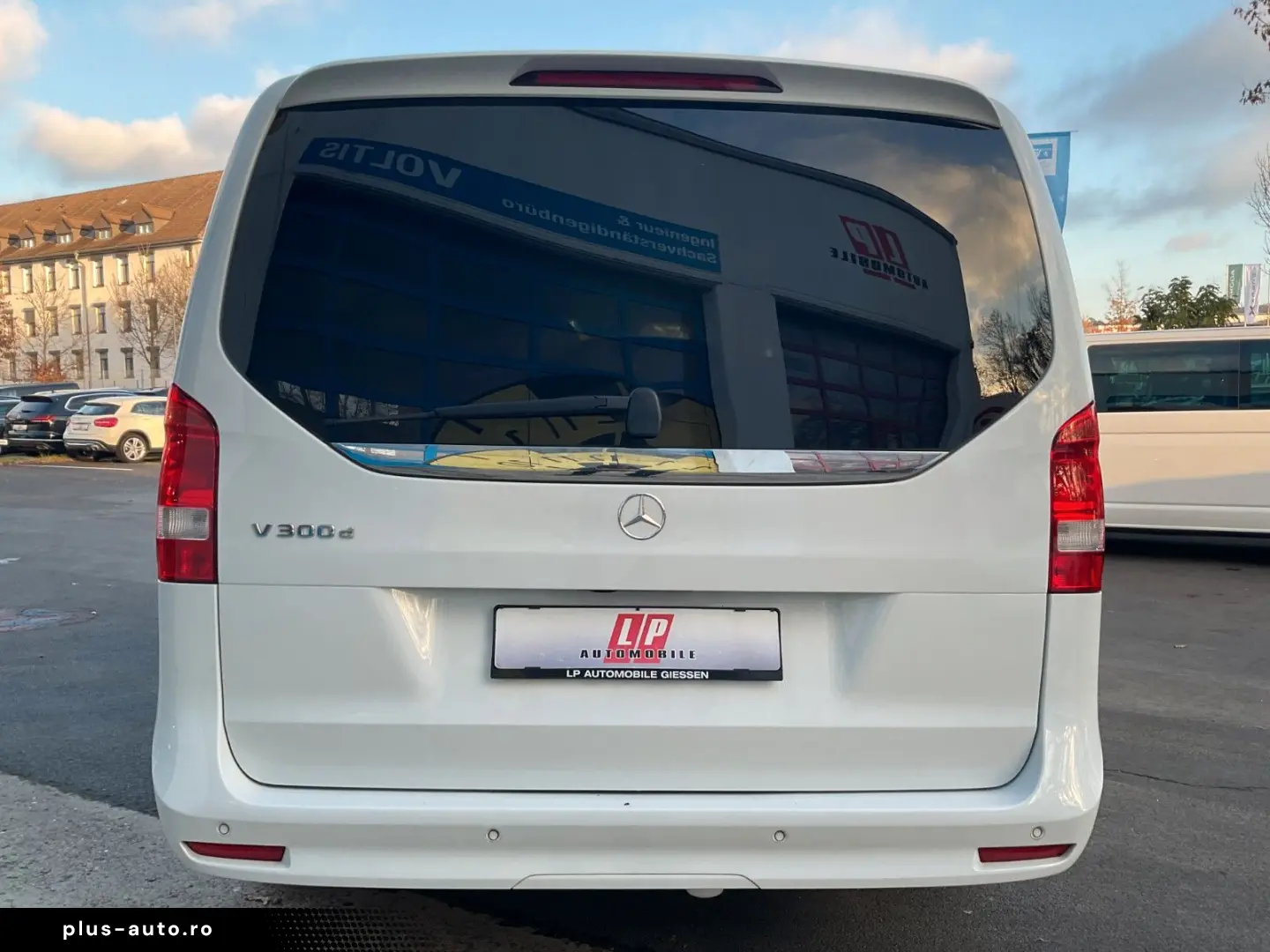 MERCEDES-BENZ V 300 d AMG