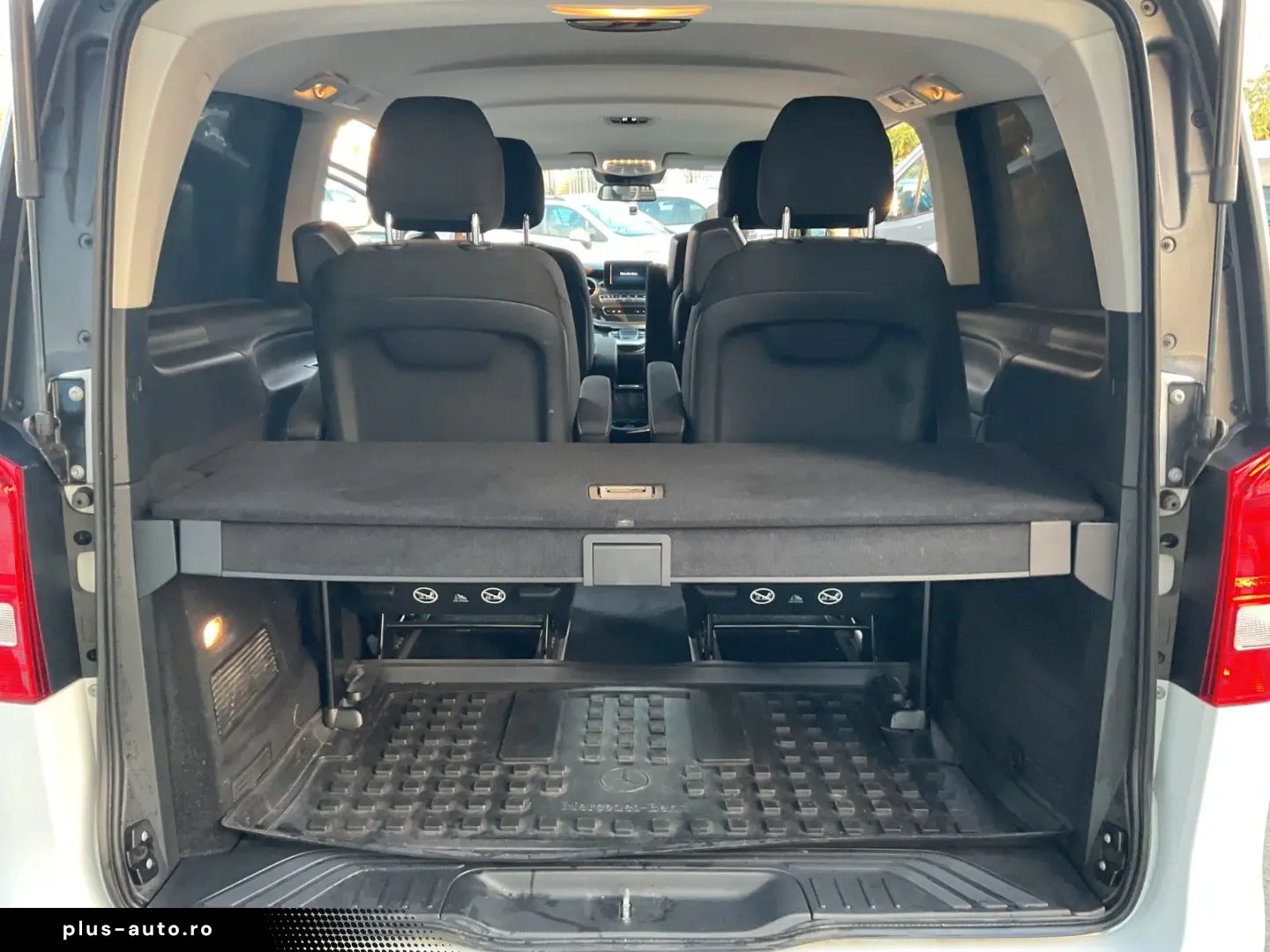 MERCEDES-BENZ V 300 d AMG