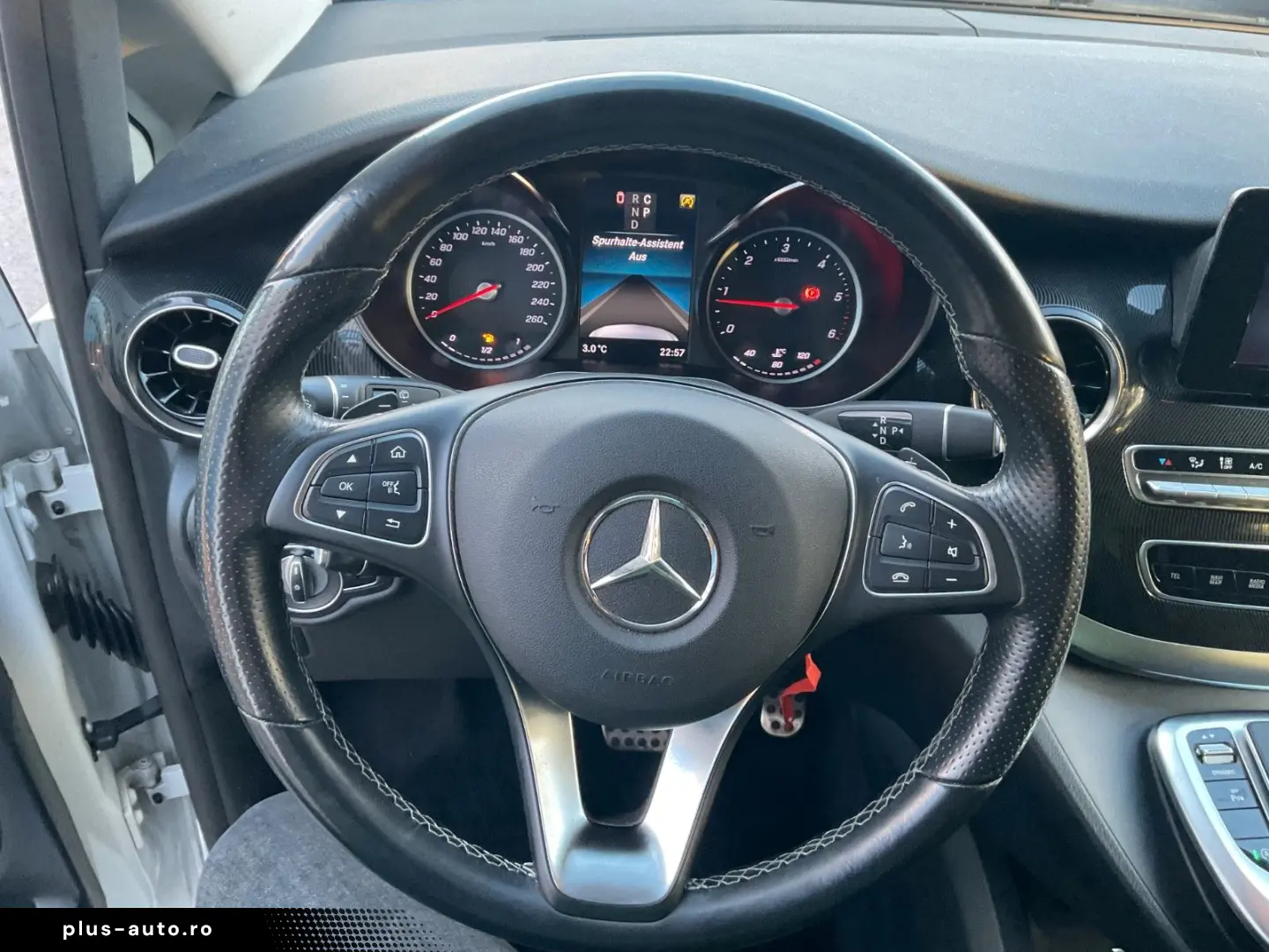 MERCEDES-BENZ V 300 d AMG